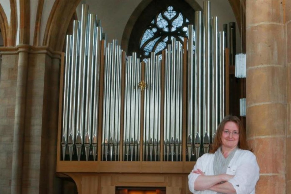 Ruth Seiler freut sich auf's Festkonzert am Sonntag. Die Orgel ist aus Eichenholz und 2843 Pfeifen.