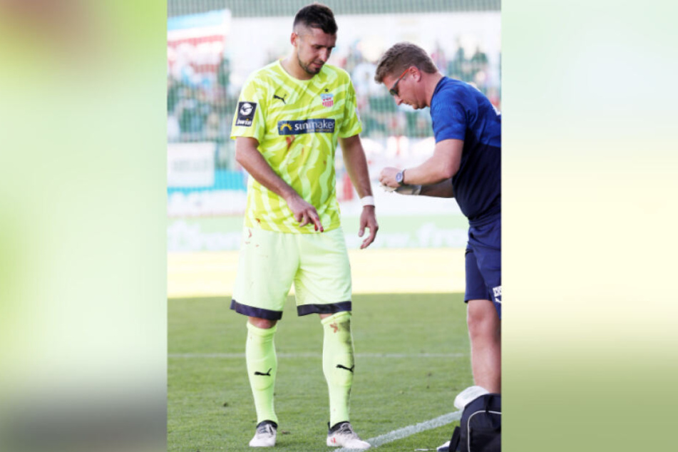 Davy Frick wurde wegen einer Fingerverletzung von Physio Sven Schubert behandelt.