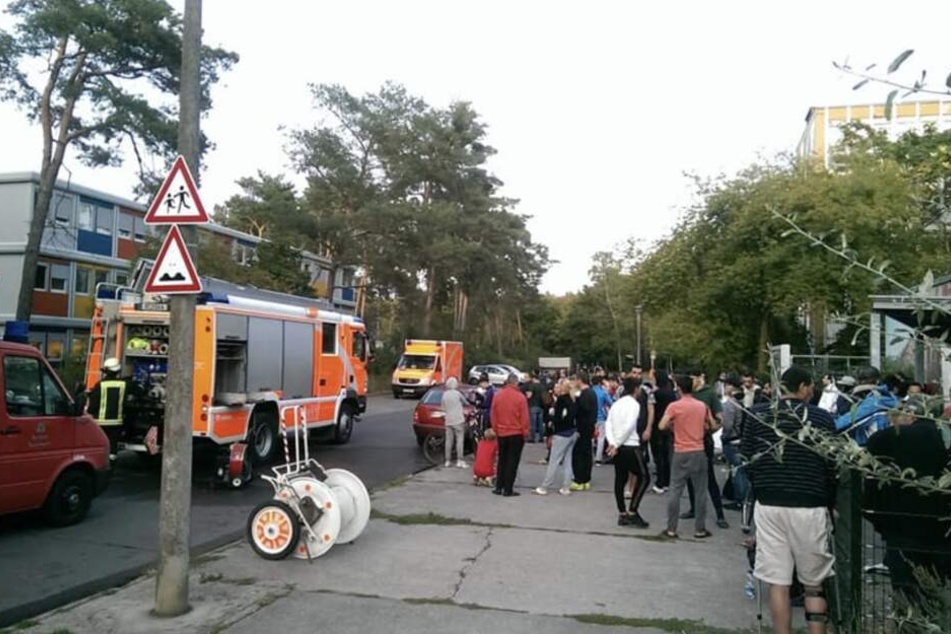 Bei einem Feuer in Berlin-Köpenick sind drei Menschen verletzt worden.