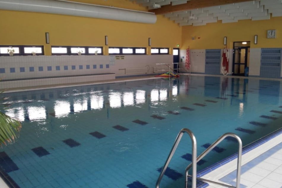Die Schwimmhalle Olbernhau trennt weiter die Zeiten für Schwimmen und Saunieren.