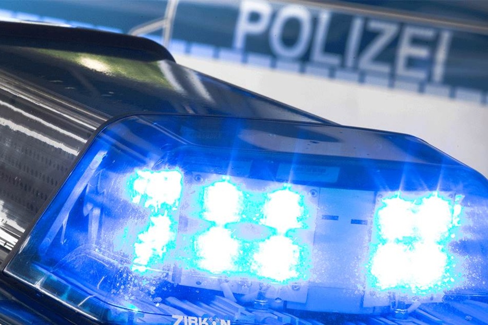 Die Polizei konnte den Bankräuber dank der Hilfe des Kunden festnehmen (Symbolbild).