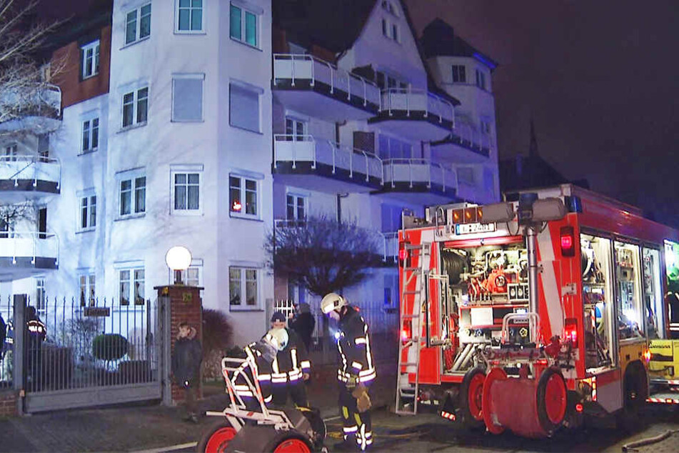 Mit einem Großaufgebot rückte die Feuerwehr zu dem Brand in Leipzig-Gohlis aus.