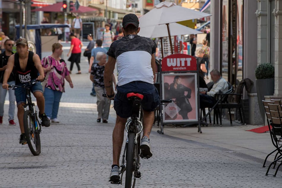 Zwickau will mehr Menschen aufs Fahrrad locken. Dafür soll das Radwegenetz verbessert und erneuert werden.