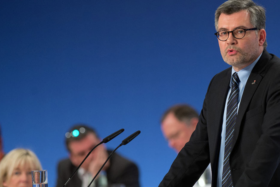 Der aktuelle Schatzmeister der SPD, Dieter Nietan möchte sein Amt behalten.