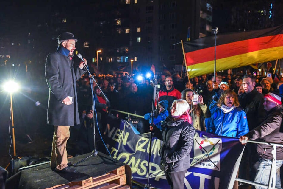 Eine Pro Chemnitz-Demo während des Besuchs von Bundeskanzlerin Angela Merkel im November 2018.