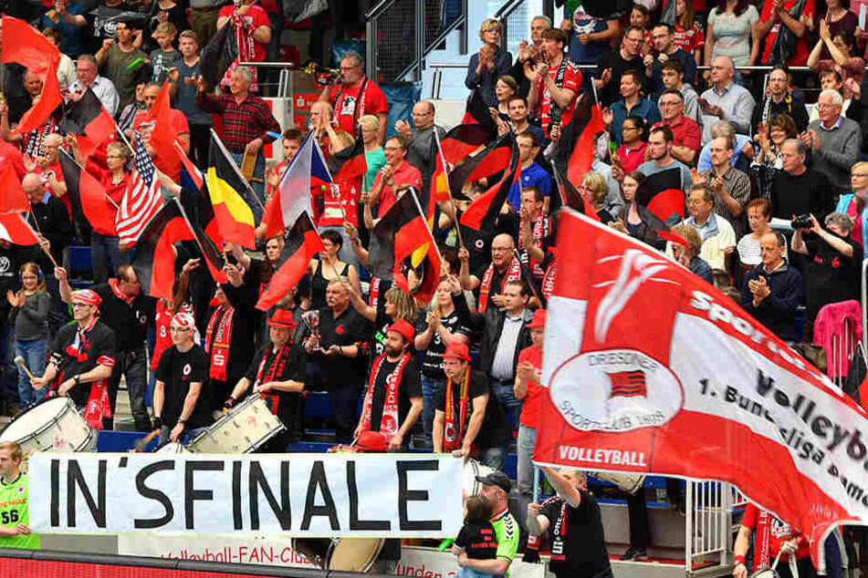 „In’s Finale“ -
geht der Wunsch der
DSC-Fans am Ostersonnabend
in Stuttgart
in Erfüllung?