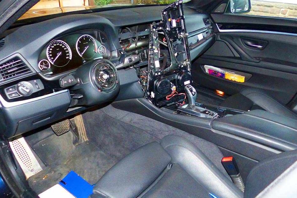 Vor allem hochwertige Lenkräder, Airbags und Navis gehören zu der bevorzugten Beute der Diebe.