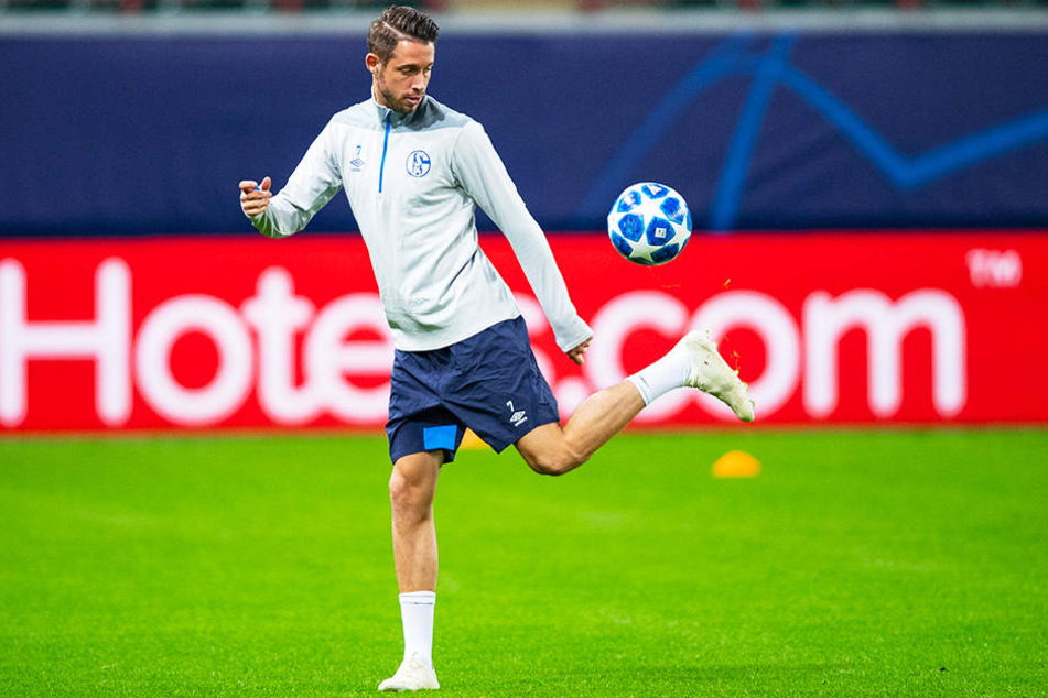 Seine Nominierung kommt zum jetzigen Zeitpunkt überraschend: Schalkes-Stürmer Mark Uth ist erstmals in das DFB-Team berufen worden.