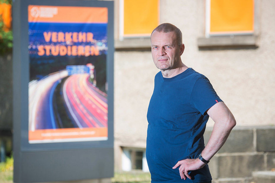 Der Dresdner Verkehrswissenschaftler Prof. Dr. Christian Lippold (53) analysiert schon länger das Staugeschehen rund um Dresden.