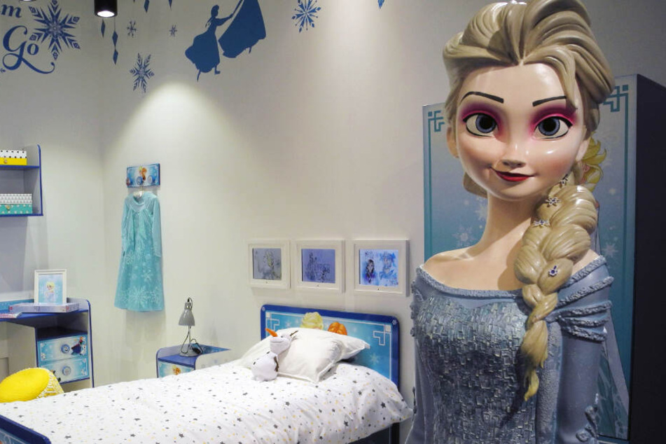 Für Fans von Elsa gibt es ganze Einrichtungsserien, im nächsten Jahr startet dann das passende Musical in London.