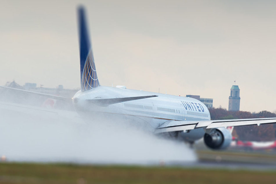 Alle Passagiere konnten sicher und unverletzt das Flugzeug verlassen. (Symbolbild)
