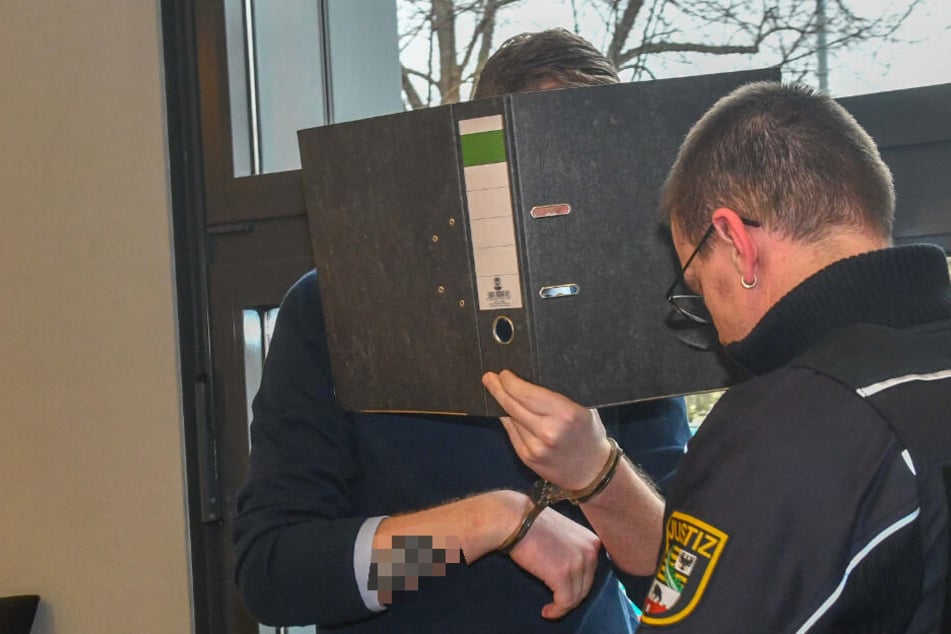 Erzieher John E. (26) wurde zu sieben Jahren Haft verurteilt.