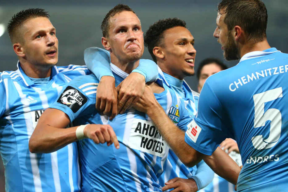Selbst beim Jubeln sah man den Chemnitzern ihren Willen zum Sieg an. Dafür gibt's vom Trainer am Sonntag trainingsfrei.