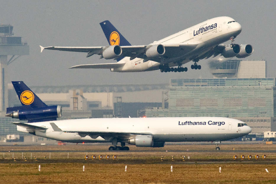 Der Asylbewerber blockierte am Mittwochabend die Startbahn West. (Symbolbild)