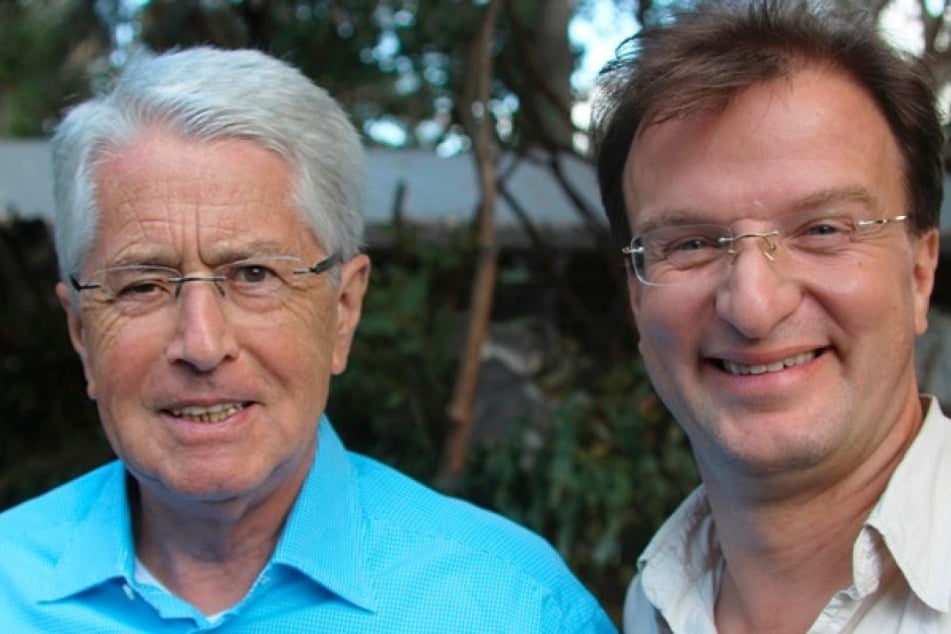 Frank Elstner (l.) und Matthias Reinschmidt sind in Dokumentationen der SWR-Sendung "Elstners Reisen" zu sehen. Am Freitag sind sie im MDR-"Riverboat" zu Gast.