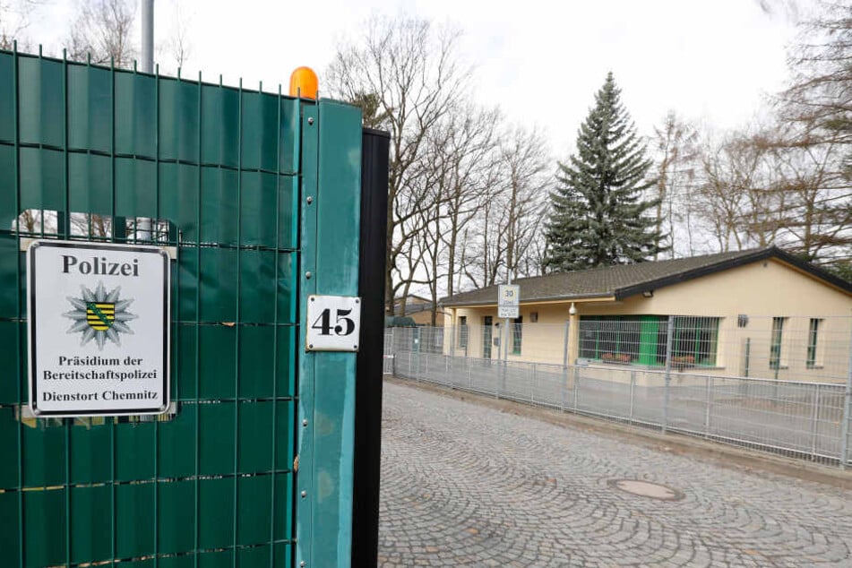 Auf diesem Gelände der Bereitschaftspolizei soll es zu der Sex-Attacke
gekommen sein.