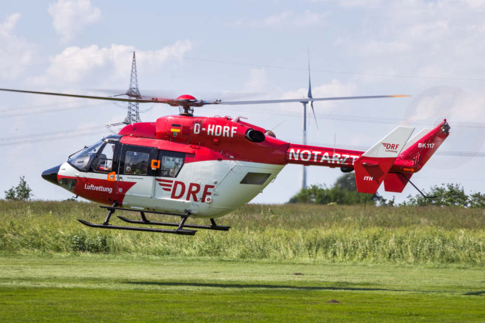Ein Notarzt eilte per Rettungshubschrauber zur Unfallstelle (Symbolbild).