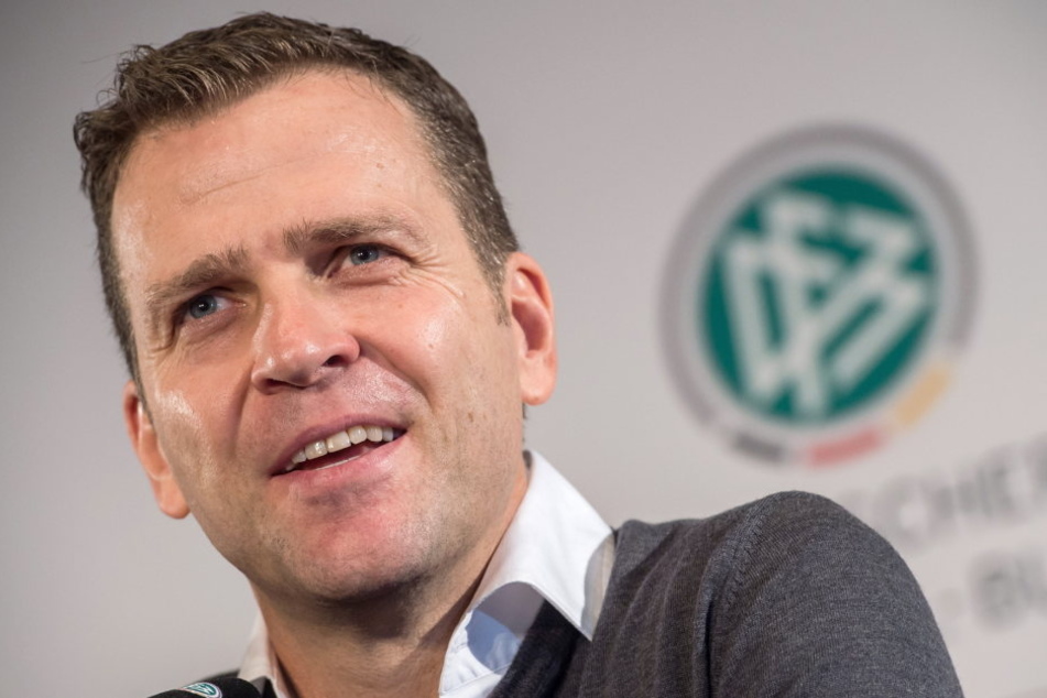 Oliver Bierhoff würde eine Testphase, in der ohne Abseits gespielt wird, begrüßen.