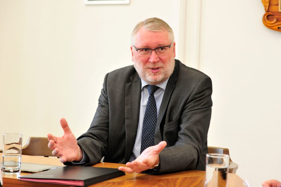 Mittelsachsens Landrat Matthias Damm (62, CDU) will den Klinikstandort Mittweida stärken.