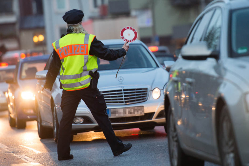 Bei einer Verkehrskontrolle ging der Mann der Polizei ins Netz. (Symbolbild)