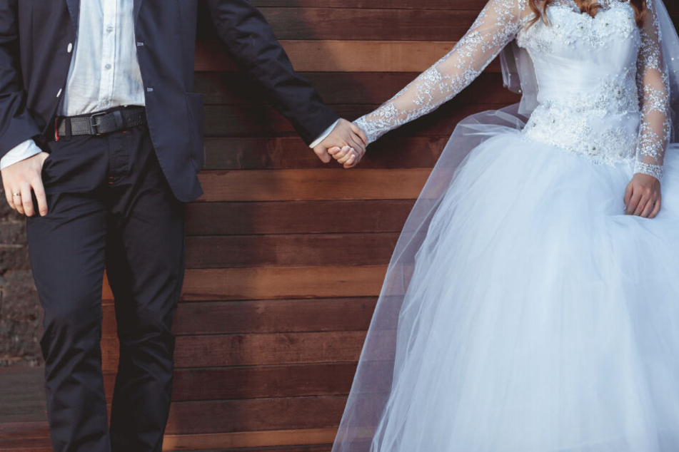 Nach der Hochzeit folgen die Flitterwochen als Belohnung. Doch für ein US-amerikanisches Paar verlief die Zeit danach eher frustrierend (Symbolbild).