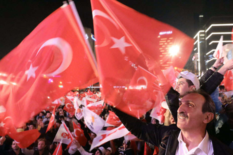 Die türkischen Bürger wurden dazu aufgerufen, über das Referendum abzustimmen.