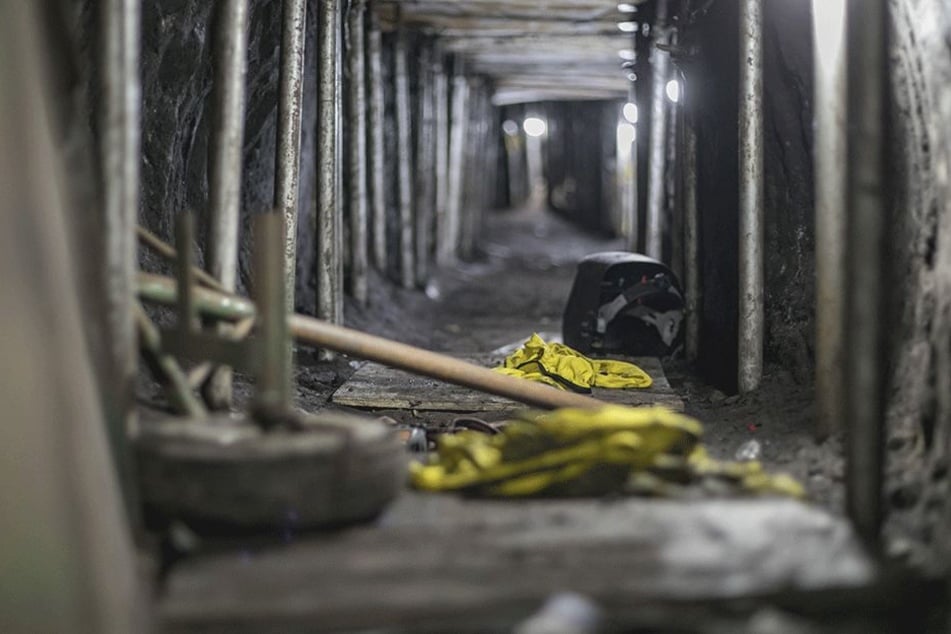 Der Blick in Sao Paulo in einen illegal erbauten Tunnel, der zwischen einem Privathaus und der Bank von Brasilien errichtet wurde. Laut Behörden nahm die brasilianische Polizei insgesamt 16 verdächtige Personen fest.