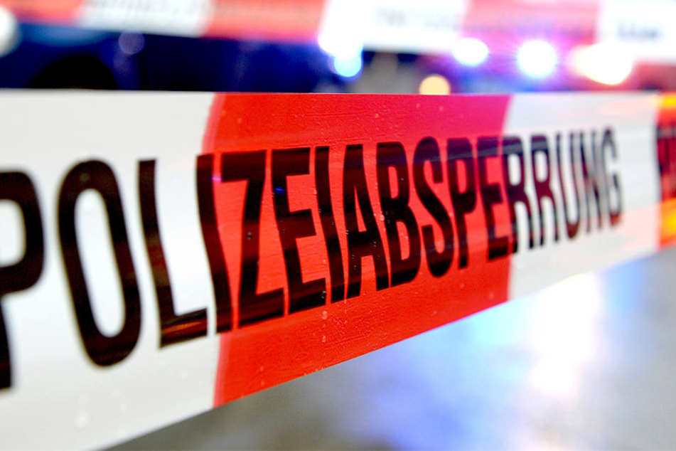 Die Polizei ermittelt zum Todesgeschehen im Ortsteil Zscharnitz.