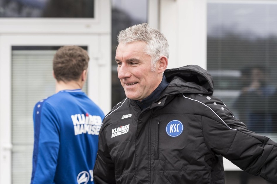 Da hat Neu-Trainer Mirko Slomka gut lachen: Auf seinen KSC könnte ein unerwarteter Geldsegen zukommen.