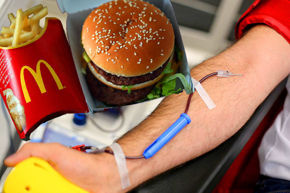 Erst Blut spenden, dann das McMenü sichern.