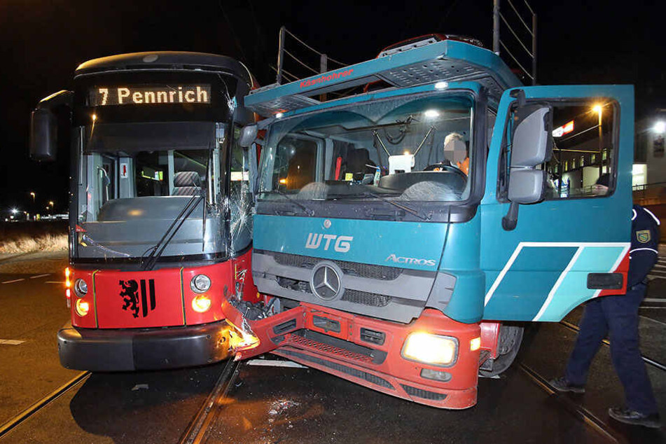 Der Fahrer übersah vermutlich die Bahn.
