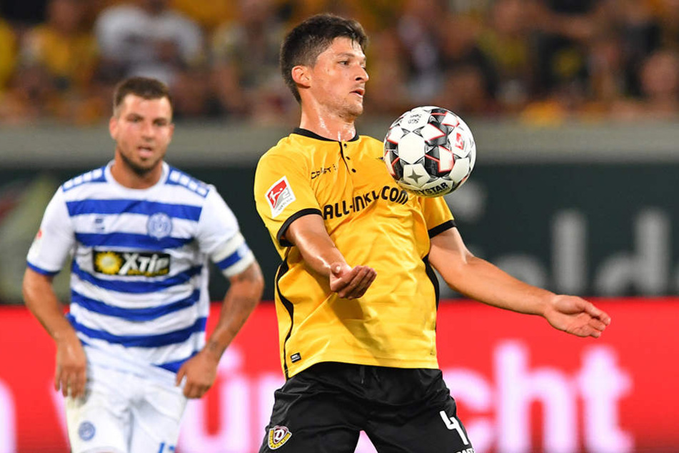 Jannis Nikolaou war nicht nur Dynamos erster Neuzugang im Sommer, auch in der Partie gegen Duisburg war der Deutsch-Grieche erste Wahl. In der 44. Minute vertrat er den verletzten Marco Hartmann im defensiven Mittelfeld.