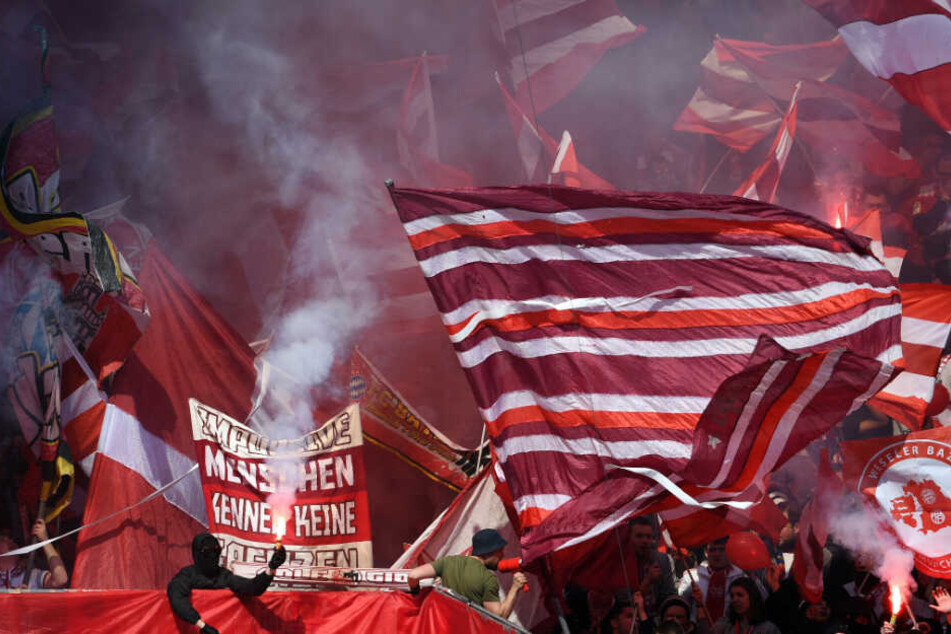 Bayern-Fans während der Partie gegen Fortuna Düsseldorf.