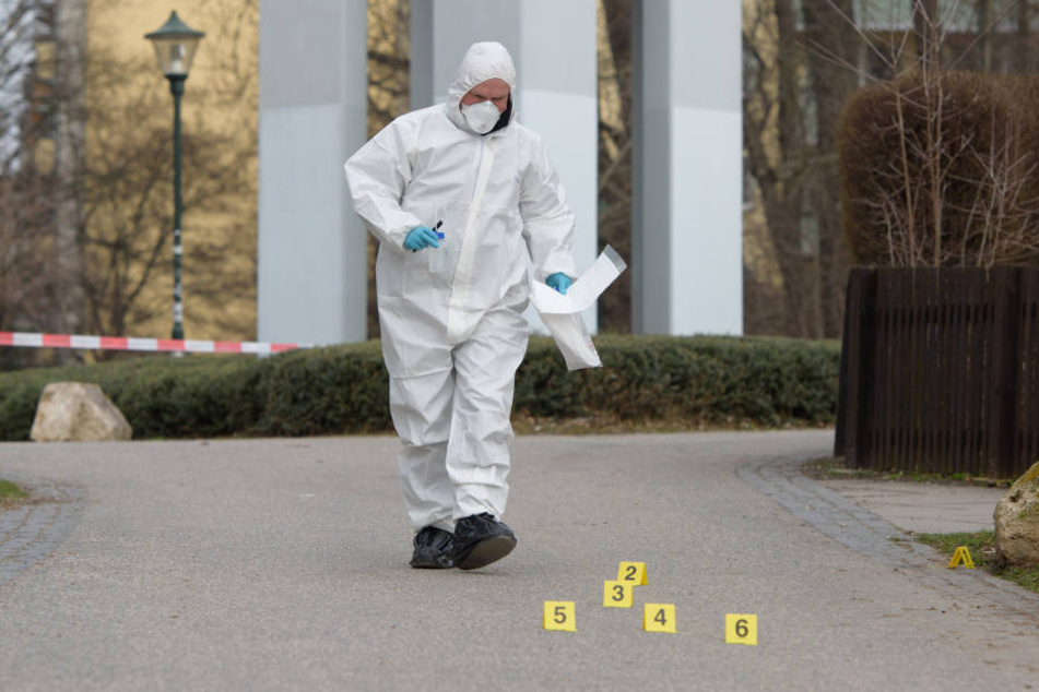 Die Polizei hat am Mittwoch den ganzen Tag über nach Spuren am möglichen Tatort gesucht.
