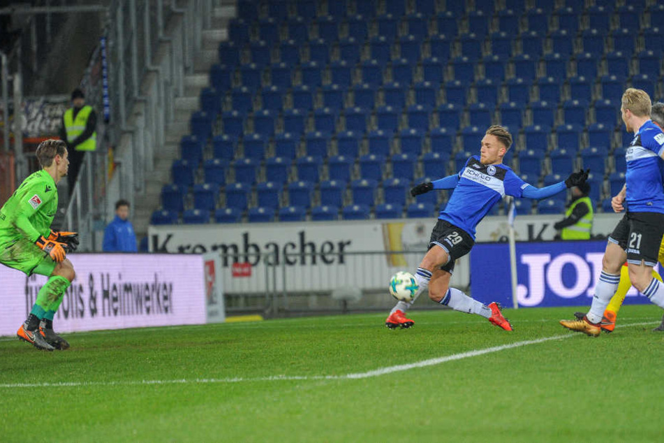 Leandro Putaro vergab kurz vor der Pause die Chance, schon mit einem 1:1 in die Halbzeit zu gehen.
