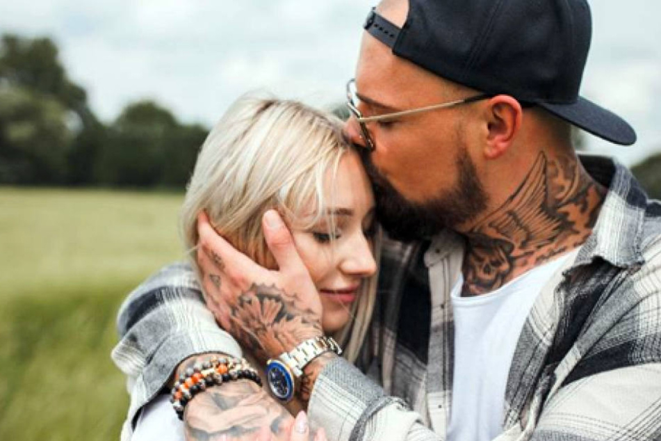 Mit diesem Foto machten Jessi und Nik ihre Liebe öffentlich.