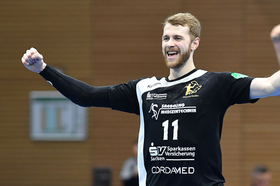 Kapitän Arseniy Buschmann in Jubelpose.
