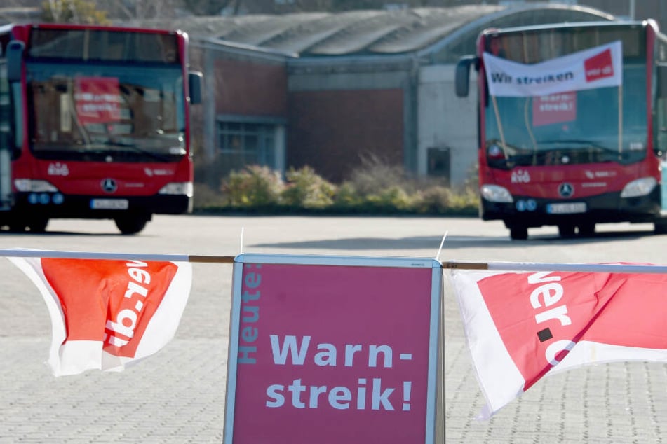 Die Busse bleiben in Schleswig-Holstein am Dienstag in ihren Depots.