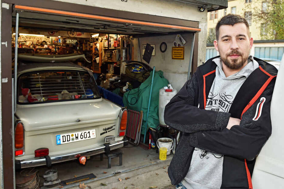 Trabi-Fan René Zinke (33) ärgert sich über die Zerstörung seines Lieblings.