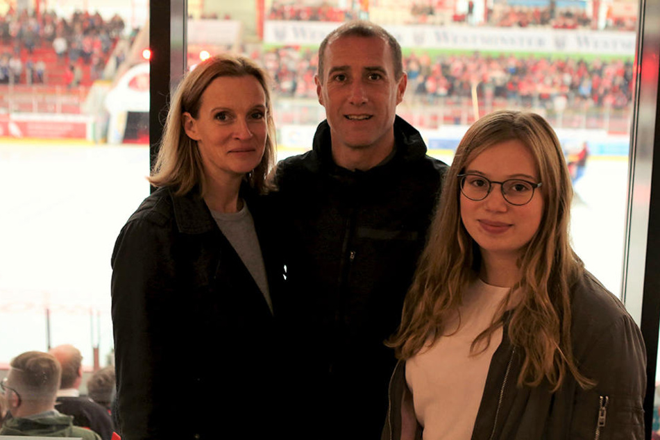 FSV-Coach Joe Enochs mit Ehefrau Gunilla und Tochter Sophie im Sahnpark.