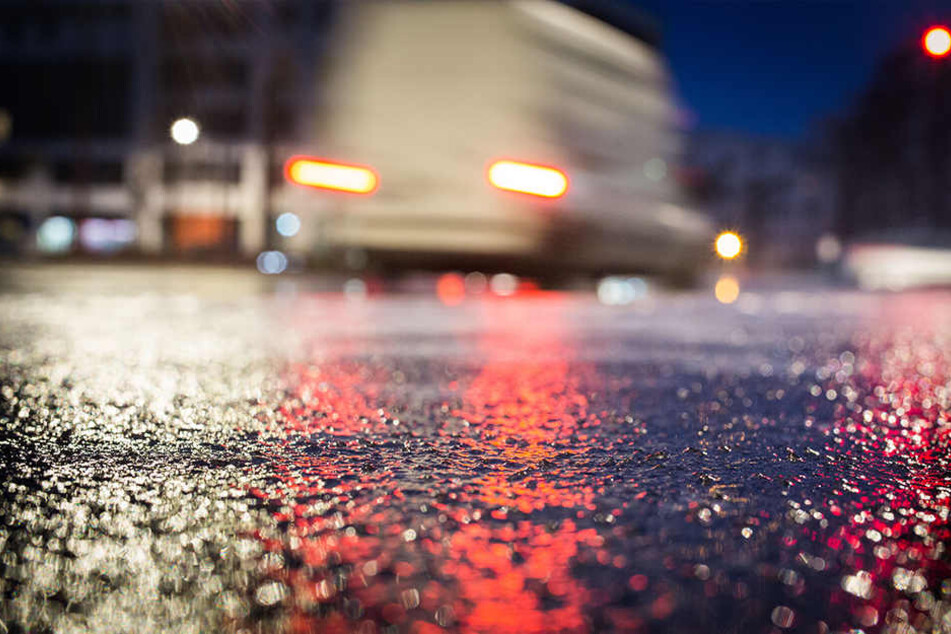 Auf glatten Straßen wird die Autofahrt schnell zur Rutschpartie.