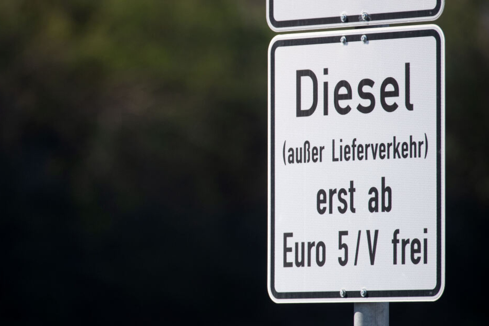 Bald gilt auf mehreren Berliner Straßenabschnitten das Diesel-Fahrverbot (Symbolbild).