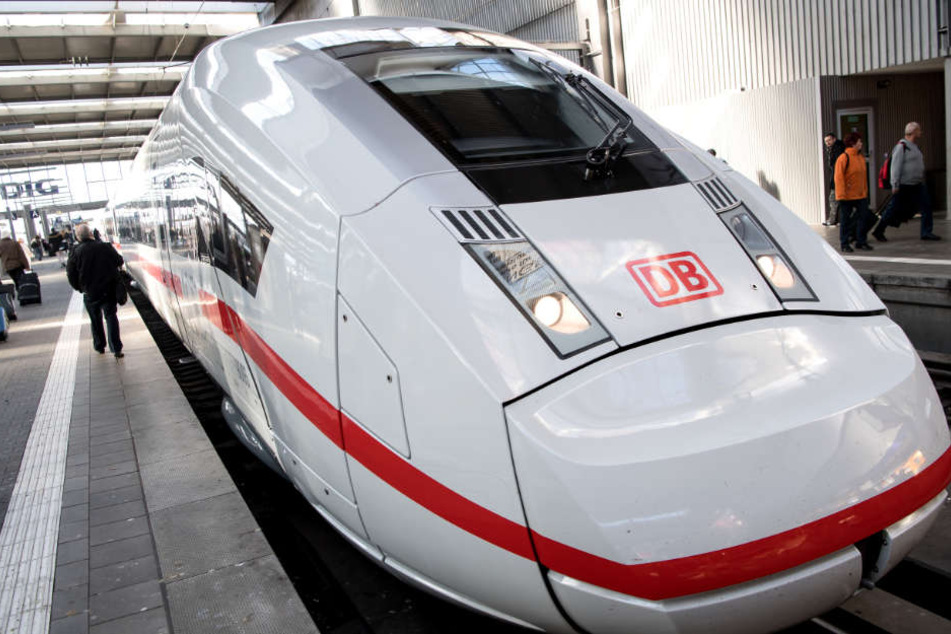 Der komplette Zugverkehr in Bayern wurde eingestellt. (Symbolbild)
