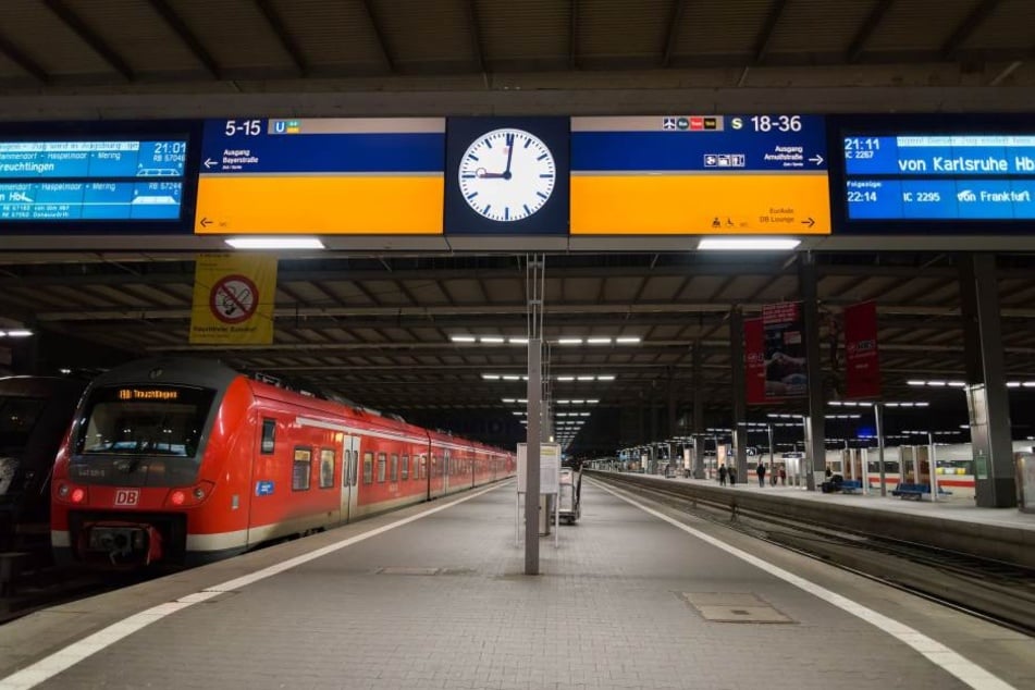 Rund 40 Minuten legte die defekte Bahn den gesamten S-Bahnverkehr lahm (Symbolbild).