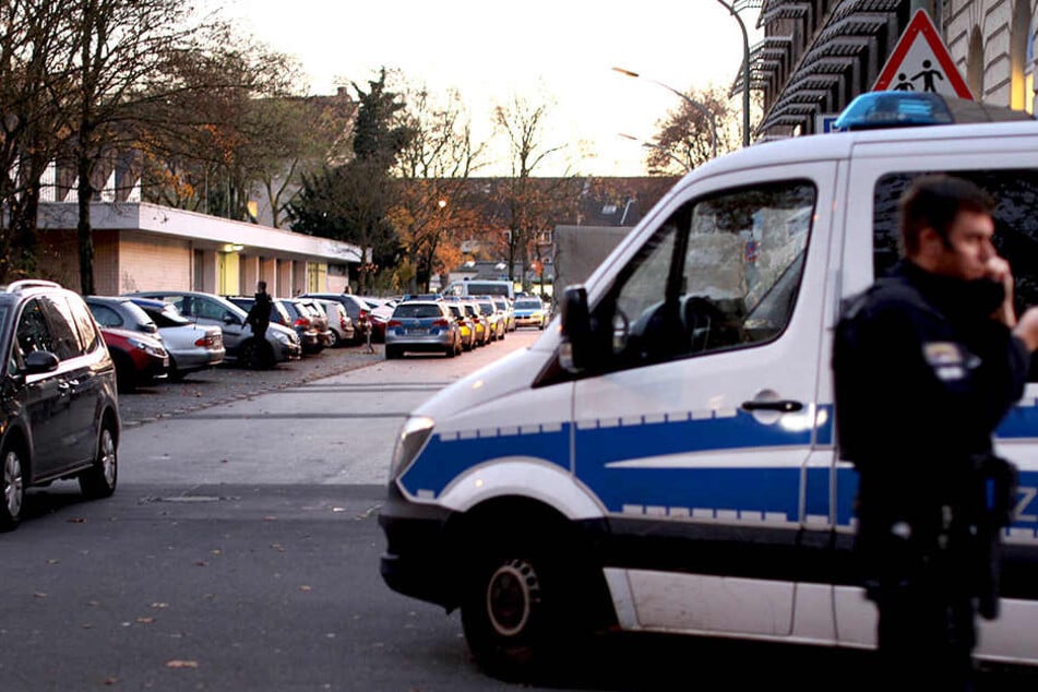 Auf dem Gelände einer Schule rückte die Polizei an
