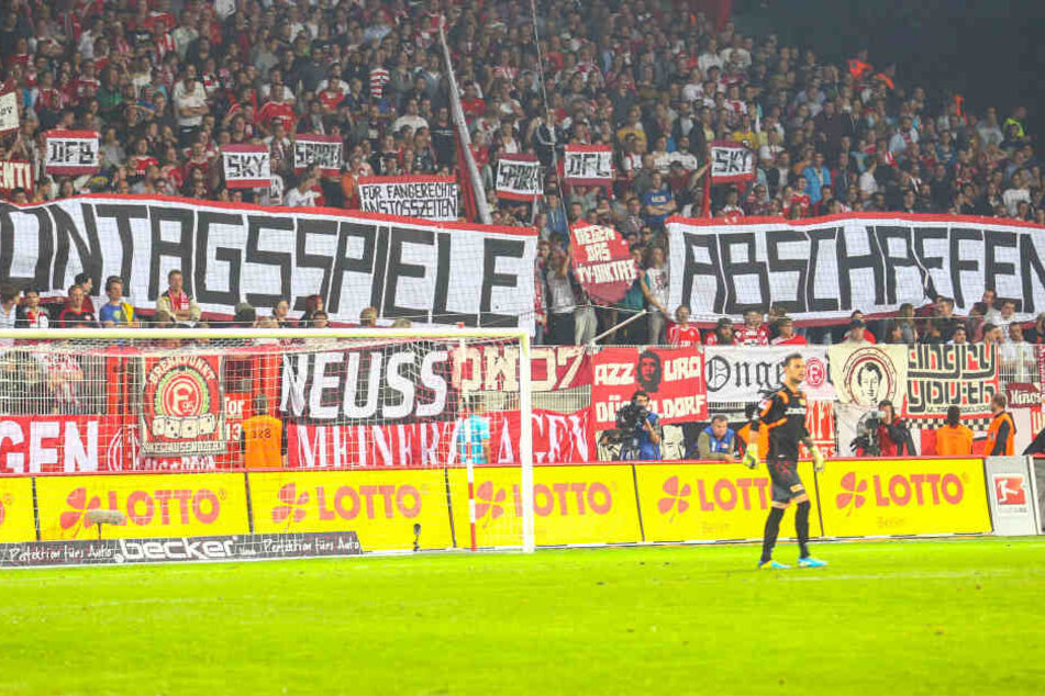 Die Anhänger der Bundesliga-Vereine sind alles andere als von den Montagsspielen begeistert.