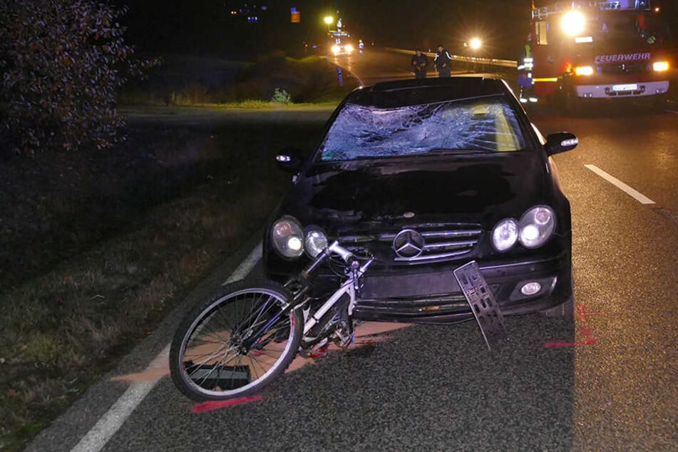 Der Radfahrer war offenbar ohne Licht unterwegs.