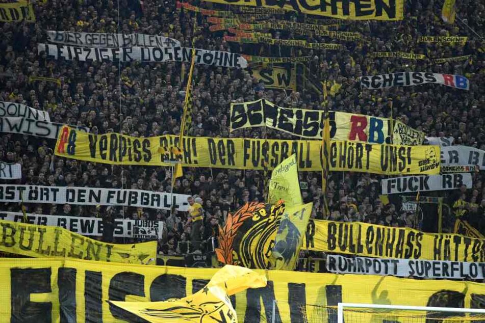 Die Dortmunder hielten einige Banner auf, die unter der Gürtellinie waren.
