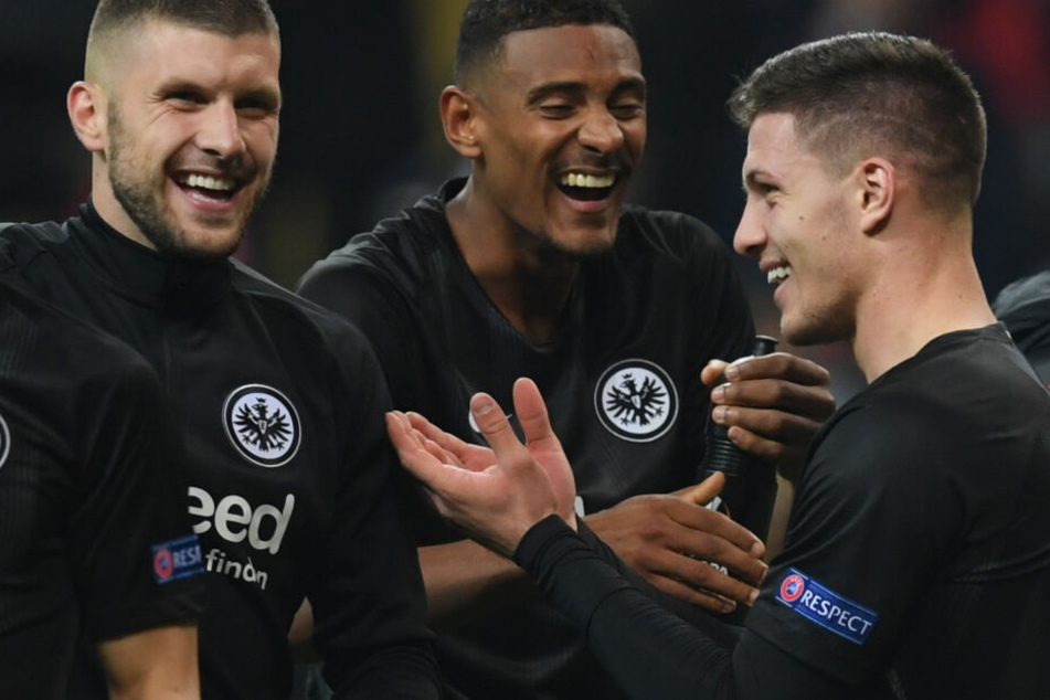 Einer der letzten gemeinsamen Momente der Eintracht-"Büffelherde" um Ante Rebic, Sebastién Haller und Luka Jovic (v.l.n.r.), hier beim Europa-League-Gruppenspiel gegen Apollon Limassol?
