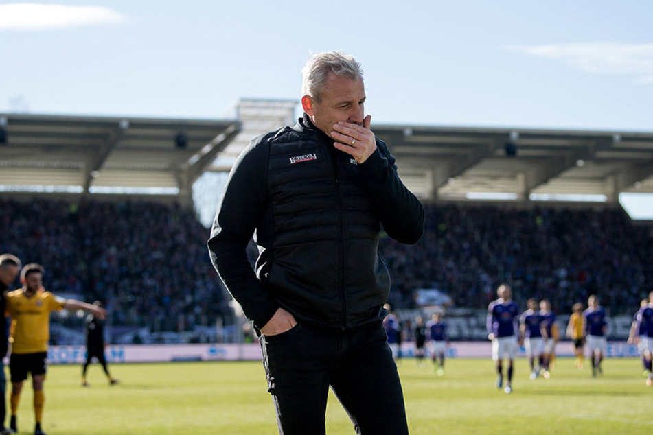 Aues Trainer Pavel Dotchev wirkte nach der ersten Halbzeit völlig ratlos - der Bulgare weiß selbst am besten, wie das Geschäft funktioniert...